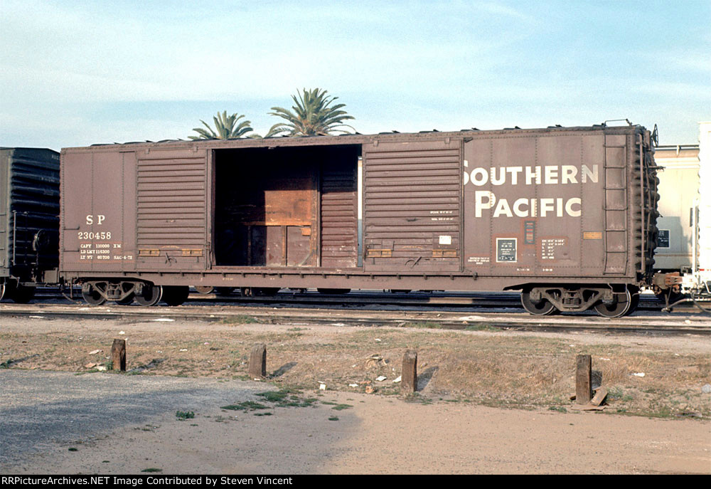 Southern Pacific 50' DD box SP #230458